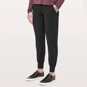 Size 8 black, Lululemon align joggers
